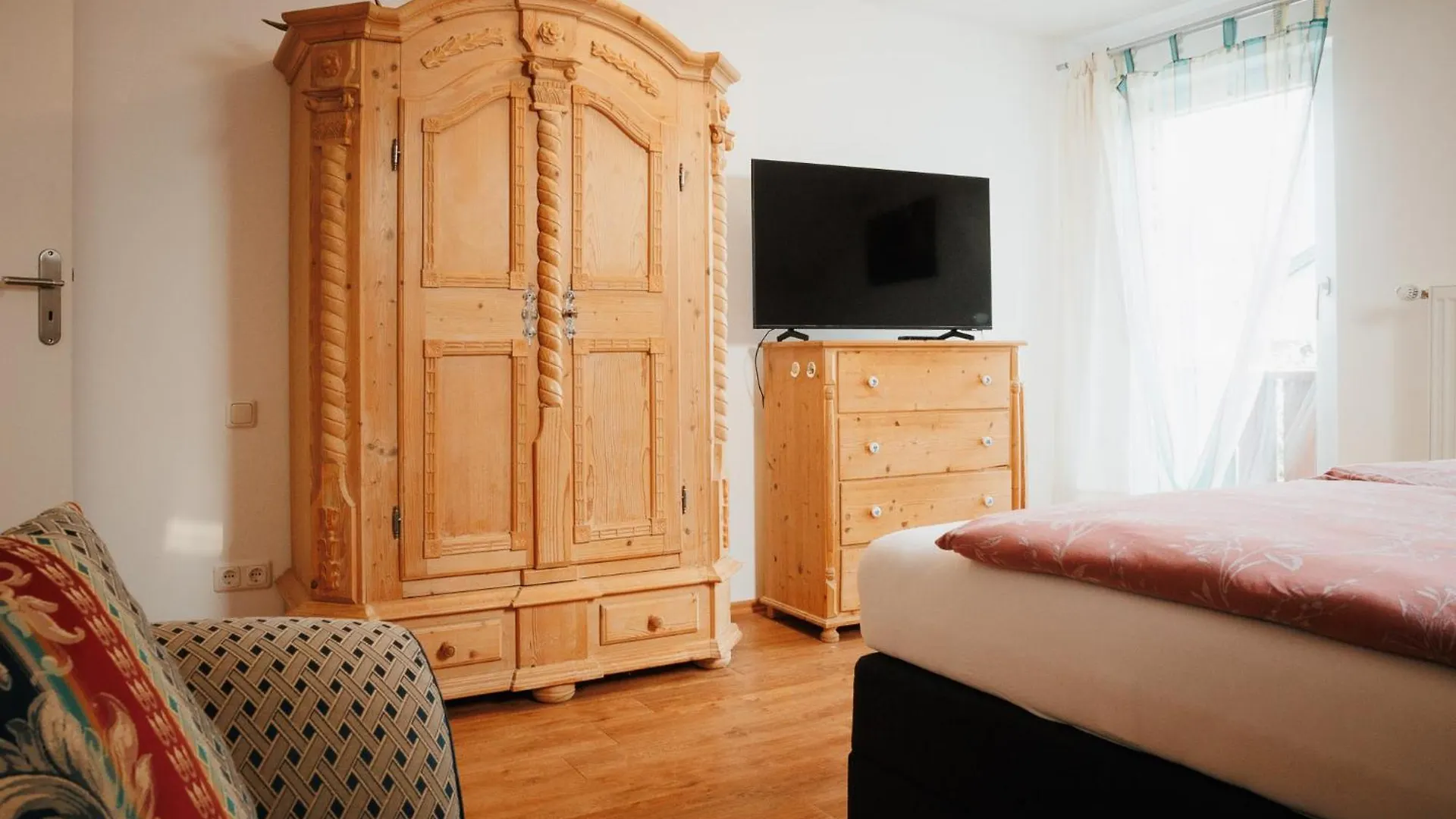 Haus Mit Wunderschoenem Ausblick Und Garten جارمش بارتنكيرشن 0*, جارمش بارتنكيرشن