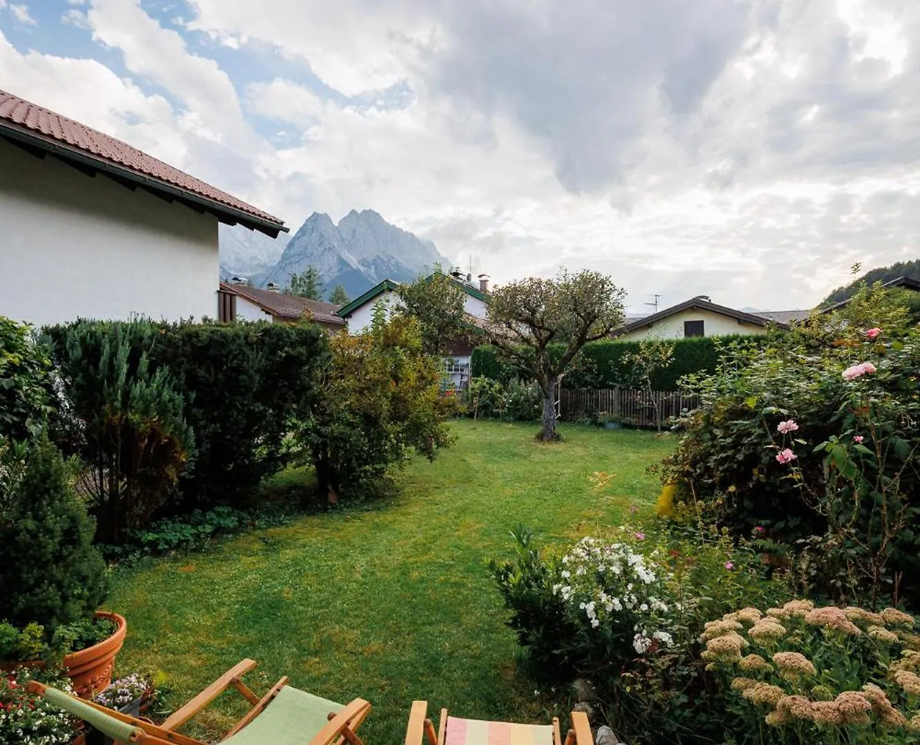 بيت للعطل Haus Mit Wunderschoenem Ausblick Und Garten جارمش بارتنكيرشن